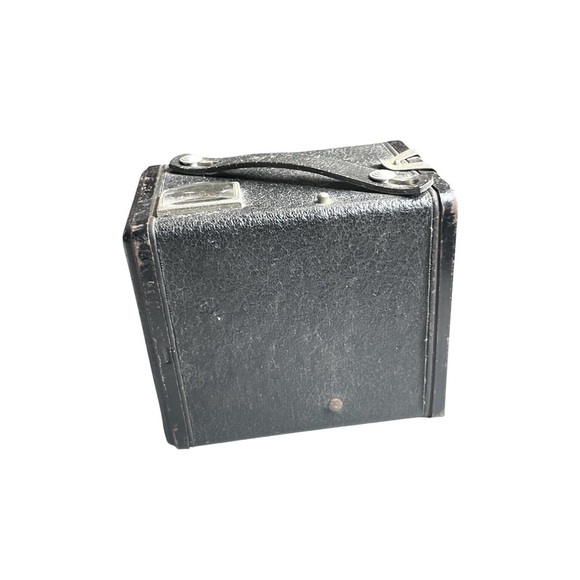 VTG Brownie Six-20 Camera Model D - Picture 7 of 12